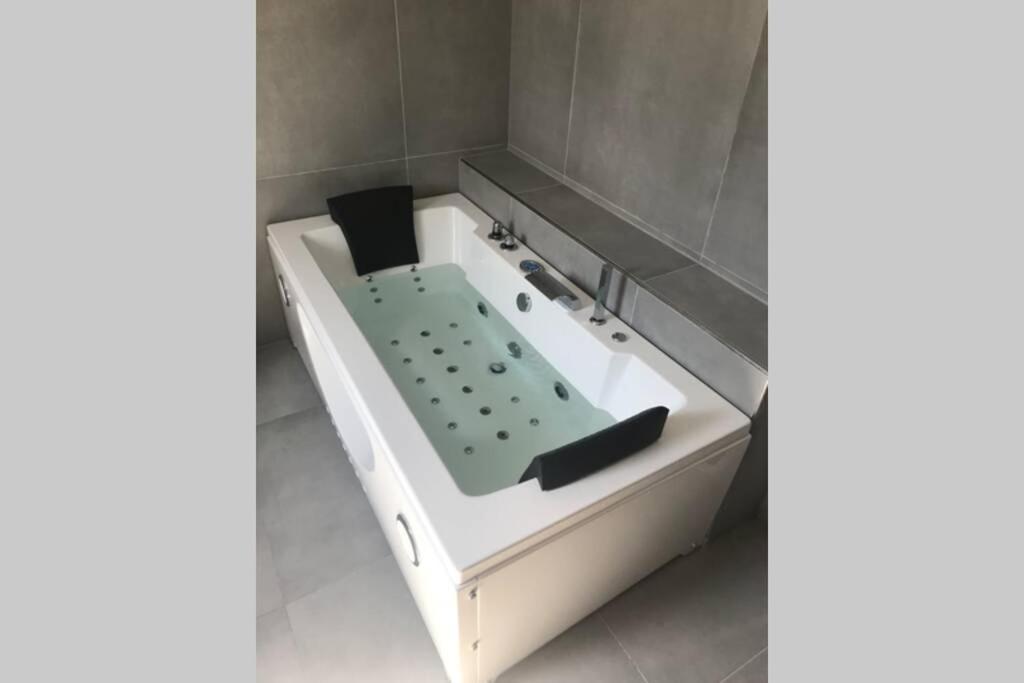 Apartman 3Kk 80 M2 S Virivkou A Saunou Jihlava Εξωτερικό φωτογραφία